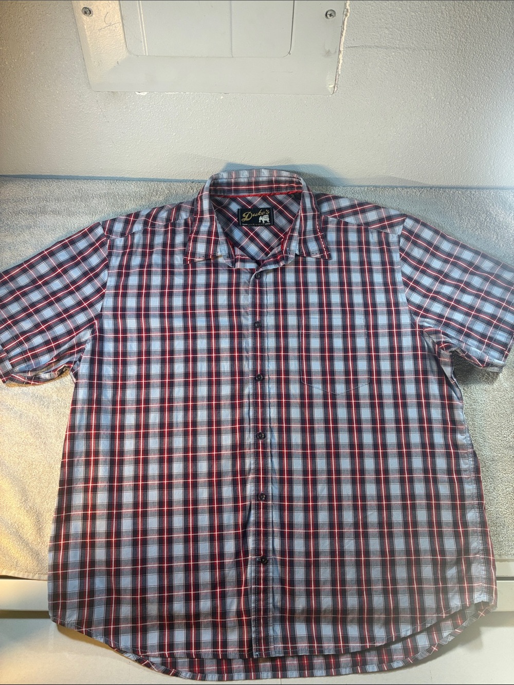 Casual Short-Sleeve Plaid Button-Down Shirt - Red, Black & White